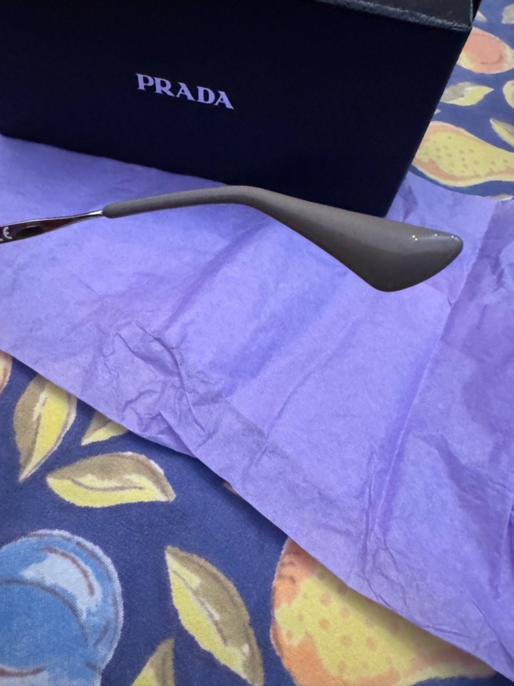 Prada Womens Round Metal Sunglasses in Gold with mirrored Lenses - Picture 9 of 9
